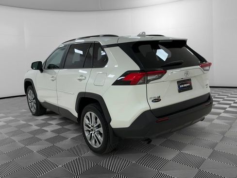 Used 2022 Toyota RAV4 XLE Premium AWD/4WD image 3