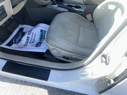 Used 2010 Ford Fusion SE image 12