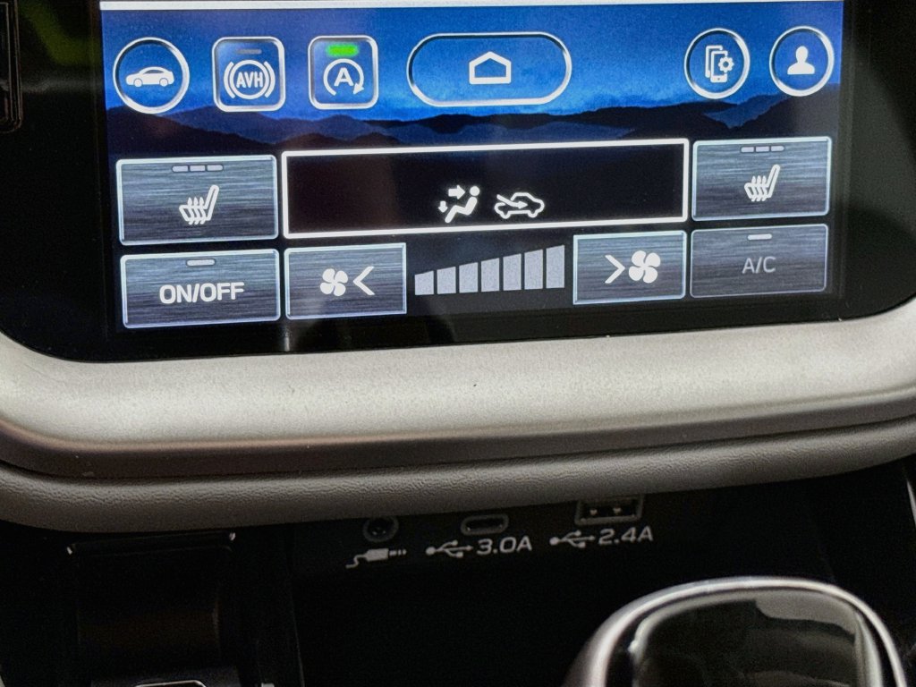 Used 2025 Subaru Outback Premium AWD/4WD image 12