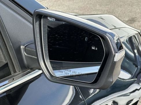 Used 2019 Chevrolet Equinox LT image 28