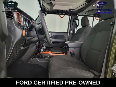 Used 2023 Jeep Gladiator Sport image 10