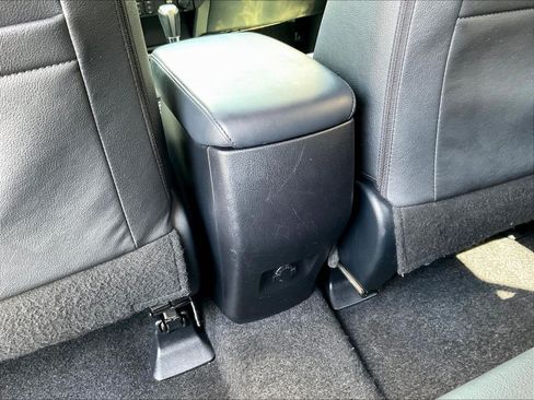 Used 2018 Toyota RAV4 Limited w/ Advanced Technology Package AWD/4WD image 10