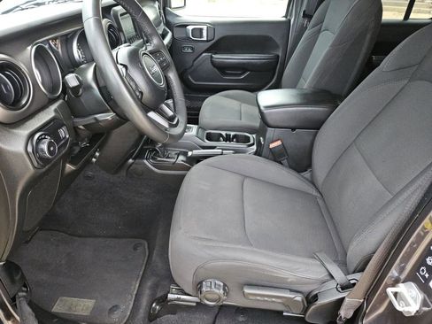 Used 2023 Jeep Wrangler Unlimited Sport AWD/4WD image 15
