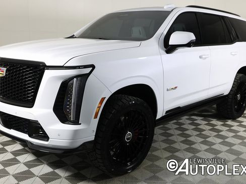 Used 2026 Cadillac Escalade V image 9