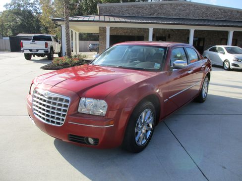 Used 2010 Chrysler 300 Touring image 21