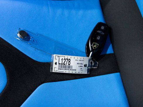 Used 2025 Lamborghini Revuelto image 50