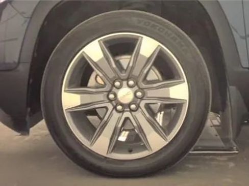 Used 2018 GMC Acadia SLT w/ LPO, Floor Liner Package image 24