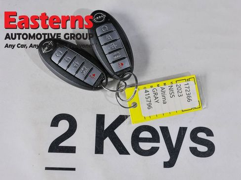 Used 2023 Nissan Altima 2.5 SR w/ SR Premium Package FWD image 25
