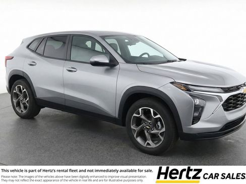 Used 2025 Chevrolet Trax LT w/ LT Convenience Package image 1