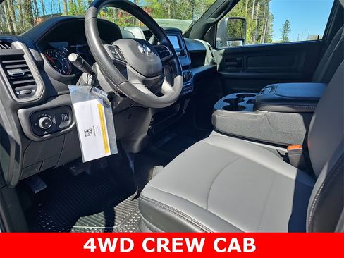 New 2024 RAM 5500 Tradesman w/ Chrome Appearance Group image 15