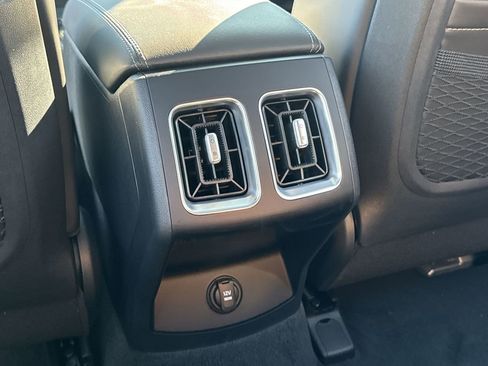 Used 2025 Kia Sorento S w/ Panoramic Sunroof Package image 29