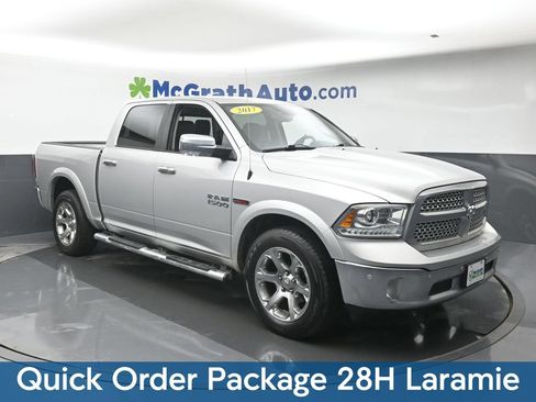 Used 2017 RAM 1500 Laramie w/ Convenience Group AWD/4WD image 2