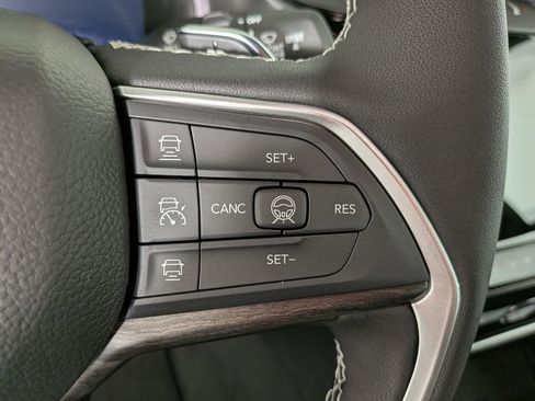 New 2026 Jeep Grand Cherokee Altitude AWD/4WD image 22