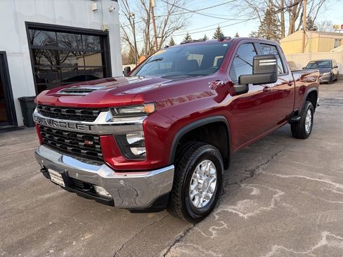 Used 2020 Chevrolet Silverado 2500 LT w/ Texas Edition image 4