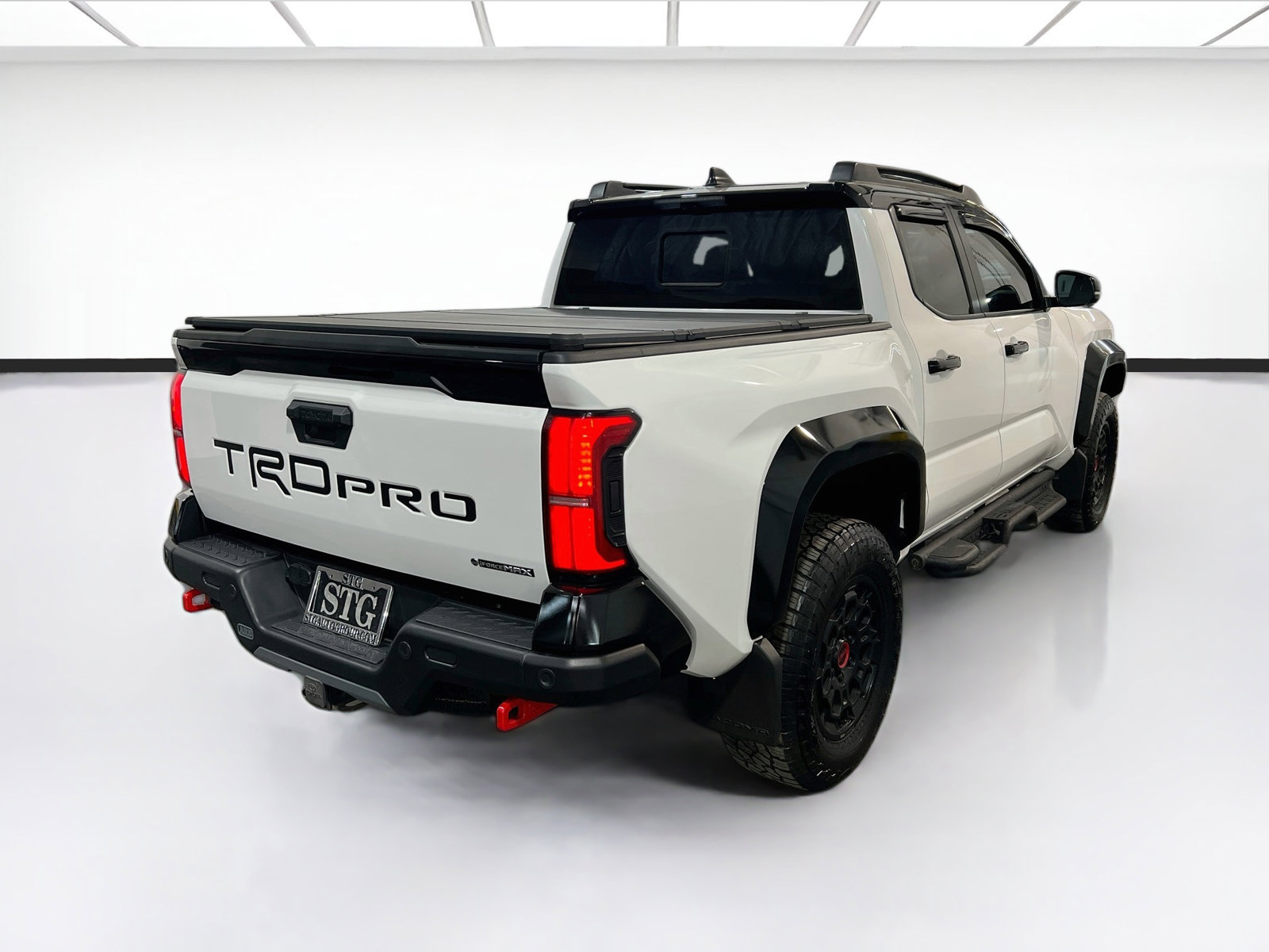 Used 2025 Toyota Tacoma TRD Pro AWD/4WD image 4