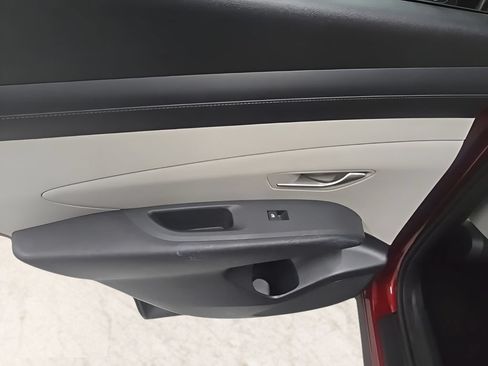 Certified 2025 Hyundai Tucson SEL AWD/4WD image 15