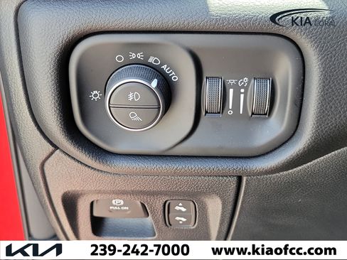 Used 2025 RAM 1500 Big Horn RWD image 26