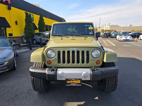 Used 2013 Jeep Wrangler Unlimited Sahara w/ Connectivity Group AWD/4WD image 18