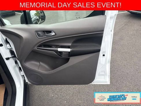Used 2022 Ford Transit Connect XLT FWD image 12