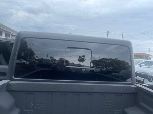 Used 2021 Jeep Gladiator Overland AWD/4WD image 25