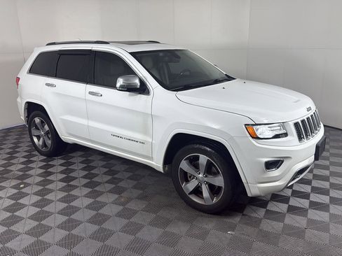 Used 2015 Jeep Grand Cherokee Overland AWD/4WD image 3