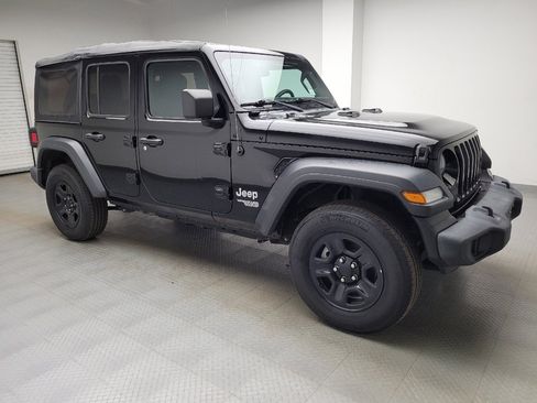 Used 2018 Jeep Wrangler Unlimited Sport image 11