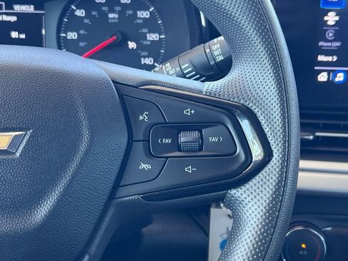 Used 2025 Chevrolet Trax LS FWD image 32