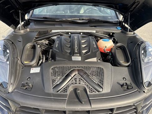 Used 2017 Porsche Macan Turbo image 37