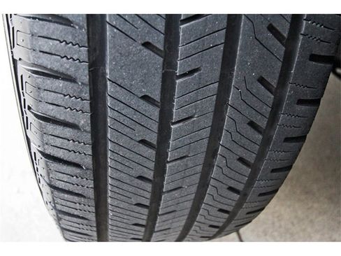 Used 2022 Ford Explorer XLT image 29