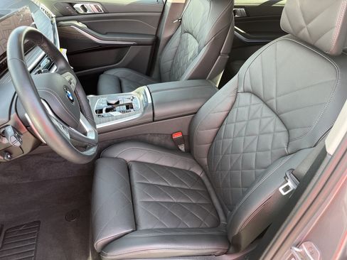 Used 2025 BMW X7 xDrive40i w/ Parking Assistance Package image 18