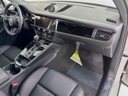 New 2026 Porsche Macan image 31