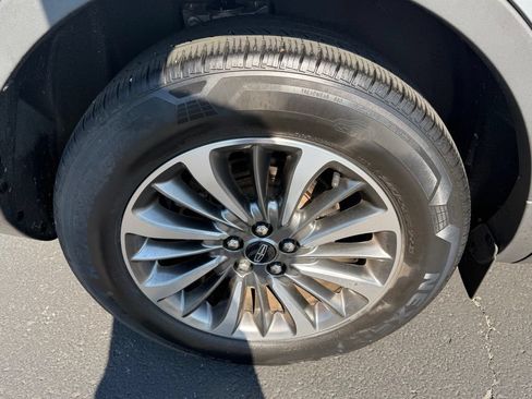 Used 2021 Lincoln Nautilus Reserve FWD image 10
