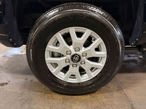 Used 2025 Toyota Tacoma SR5 image 27