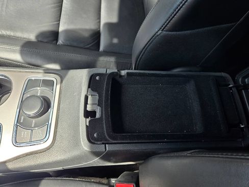Used 2019 Jeep Grand Cherokee Limited w/ Trailer Tow Group IV AWD/4WD image 32