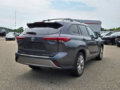 Used 2022 Toyota Highlander Platinum AWD/4WD image 6