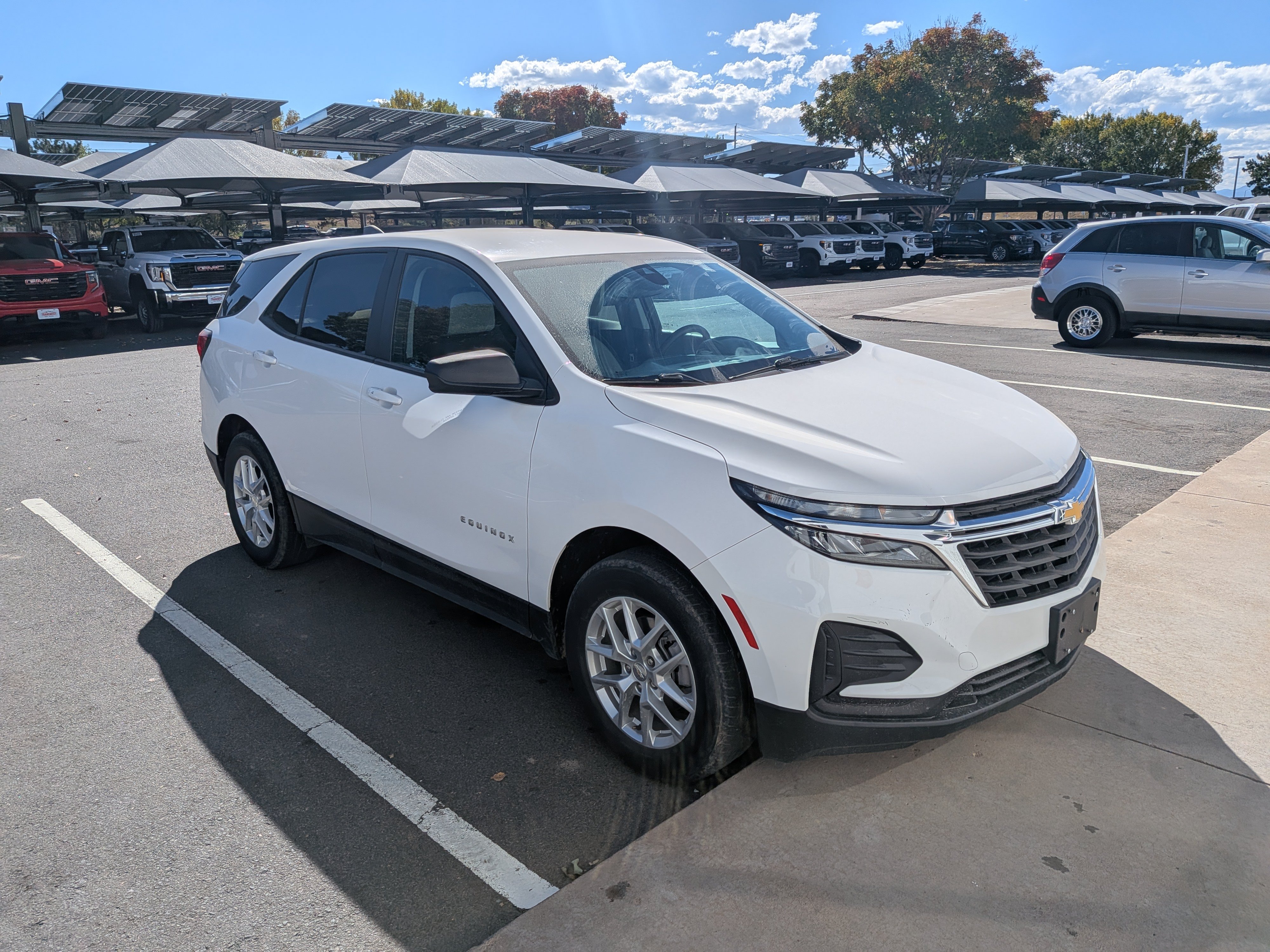 Used 2023 Chevrolet Equinox LS w/ LS Convenience Package AWD/4WD image 4