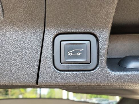 Used 2019 GMC Acadia SLE w/ LPO, Floor Liner Package AWD/4WD image 10