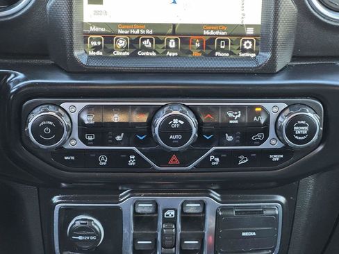 Used 2021 Jeep Wrangler Unlimited Sahara image 6