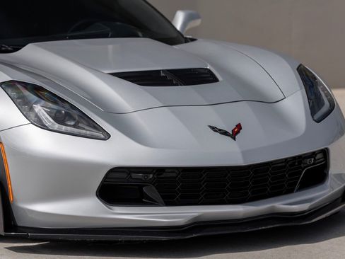 Used 2016 Chevrolet Corvette Z06 w/ 3LZ Preferred Equipment Group RWD image 4