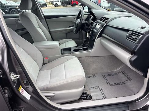 Used 2016 Toyota Camry LE image 14