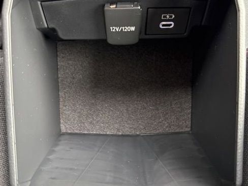 Used 2025 Toyota Corolla SE w/ SE Package image 31