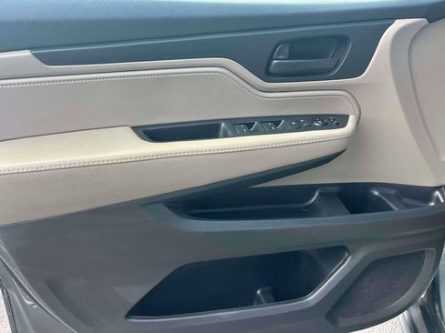 Used 2019 Honda Odyssey EX image 13