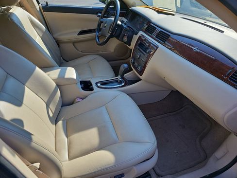 Used 2011 Chevrolet Impala LT w/ Luxury Edition Package FWD image 10