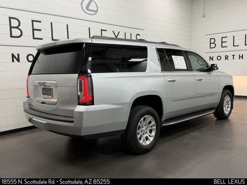 Used 2017 GMC Yukon XL SLT AWD/4WD image 4