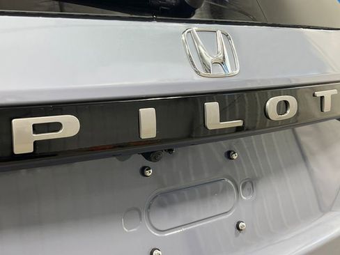 New 2026 Honda Pilot Touring image 7