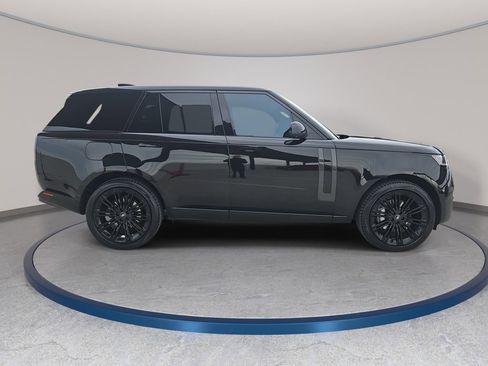 Used 2023 Land Rover Range Rover SE image 4