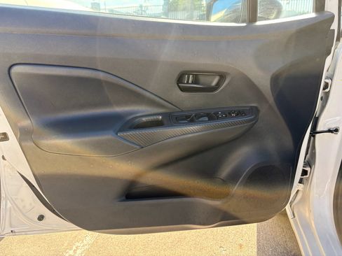 Used 2022 Nissan Versa S FWD image 27