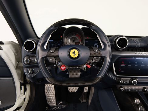 Certified 2020 Ferrari Portofino RWD image 21