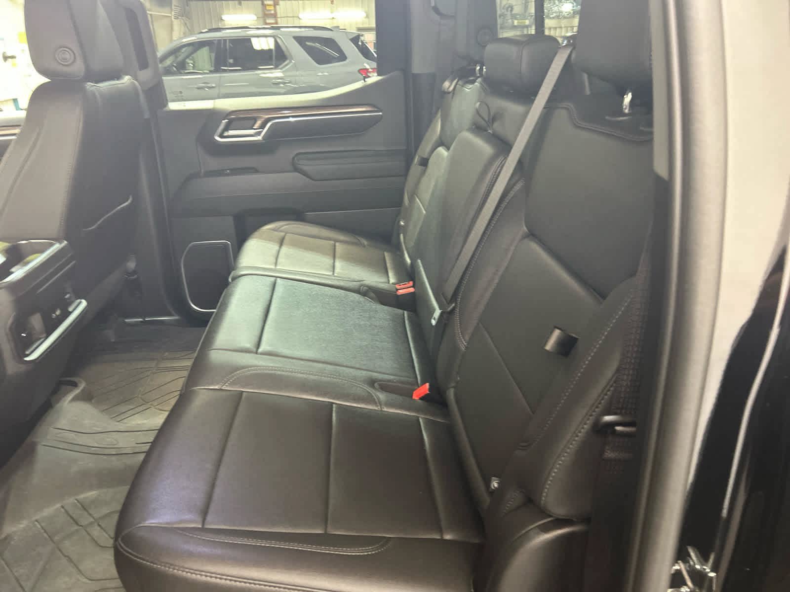 Used 2023 Chevrolet Silverado 1500 RST w/ Redline Edition AWD/4WD image 10