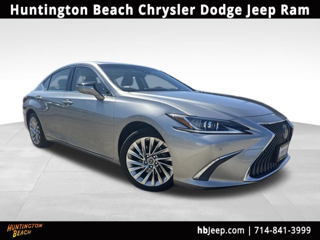 Used 2019 Lexus ES 300h w/ Accessory Package 2 FWD image 1